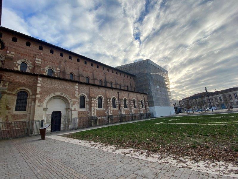 Echafaudage - travaux de rénovation de la Basilique Saint-Sernin à Toulouse