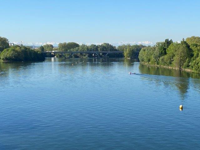 La Garonne et les Pyrénnées en perspective