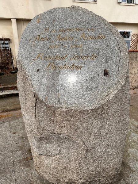 A la mémoire de l Abbé Julien Naudin - quartier des Sept deniers - Toulouse