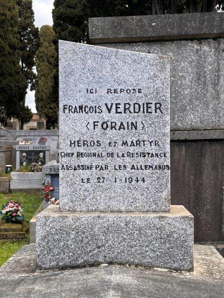 Caveau de la famille Verdier ave une plaque en l honneur de François - Cimetière de Terre Cabade - Toulouse