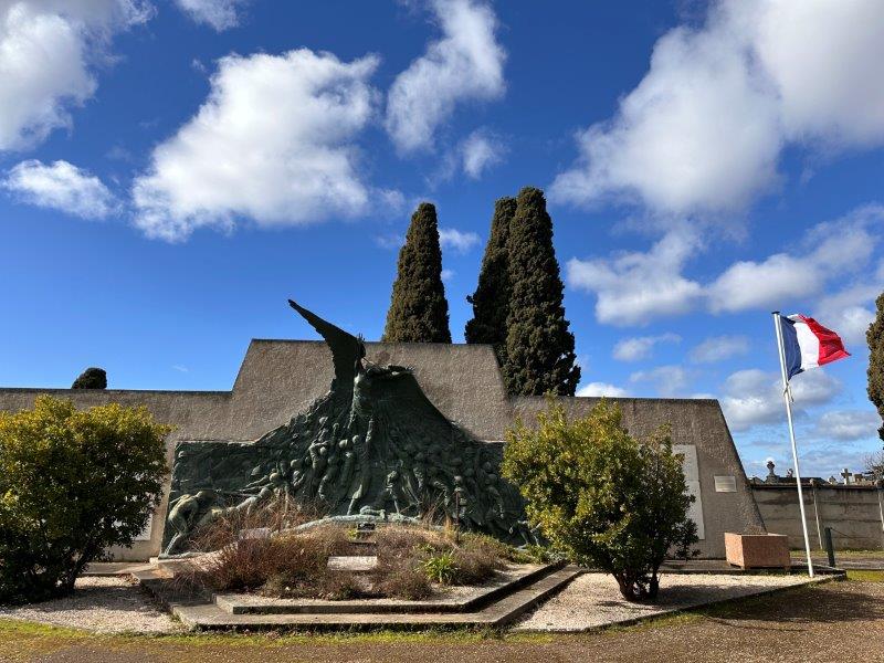 Monument aux Morts de Philippeville - cimetière Terre Cabade