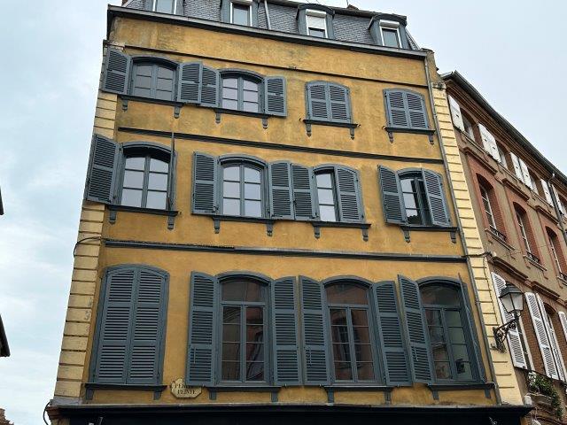 Facade immeuble rue Perchepinte - angue rue Mage - 31000 Toulouse