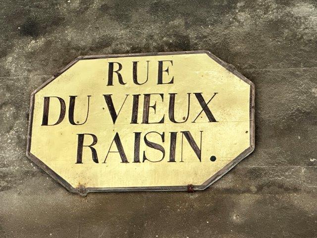 Ancienne plaque de rue à l intérieur de l hôtel particulier Beringuier Maynier ou hôtel de Lasbordes, dit du Vieux-Raisin - Toulouse