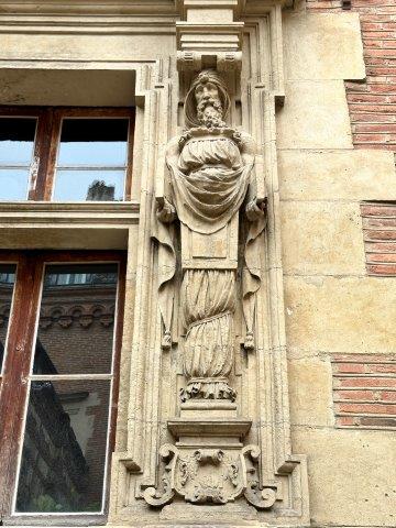Atlante hôtel particulier Beringuier Maynier ou hôtel de Lasbordes, dit du Vieux-Raisin - Toulouse