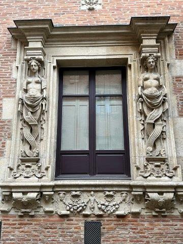 Cariatides rue du Languedoc - Toulouse - Hôtel particulier du Vieux-Raisin