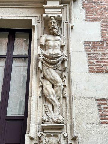 Télamon hôtel particulier Beringuier Maynier ou hôtel de Lasbordes, dit du Vieux-Raisin - Toulouse 31