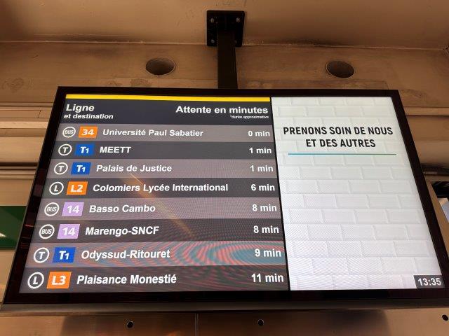 Changement bus et Tramway au Métro Arènes