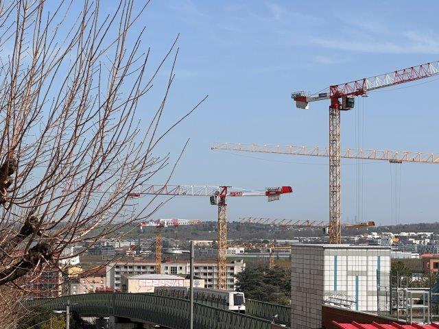 Vue aérienne ligne station de métro au niveau de Jolimont