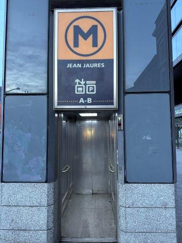 Ascenseur station de métro Toulouse allées Jean-Jaures