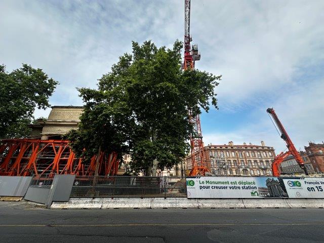 Métro Ligne C Toulouse chantier avec déplacement du Monument aux morts