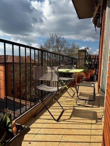 Appartement avec grand balcon rue du Pont de Tounis Toulouse coeur historique