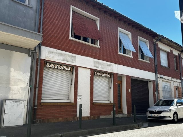 Maison de ville T7 de 204m2, plus cour intérieure et terrasse, rue du Quatre Septembre, Toulouse Maison de ville T7 de 204m2, plus cour intérieure et terrasse, rue du Quatre Septembre, Toulouse