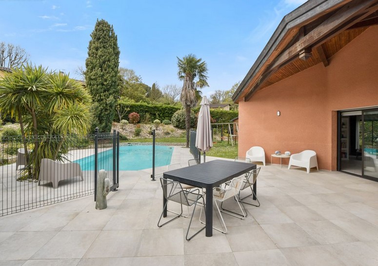 Maison style architecte Pechabou avec piscine