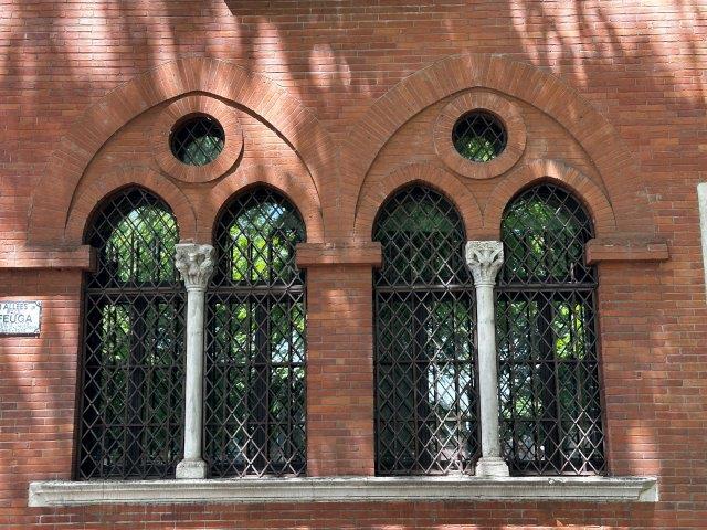 Demeure Art Nouveau allées Paul Feuga - vitraux - maison Seube, dite maison hantée ou du bourreau -Toulouse