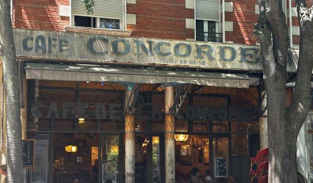 Café de la Concorde Toulouse - marquise et lettrage Art Déco