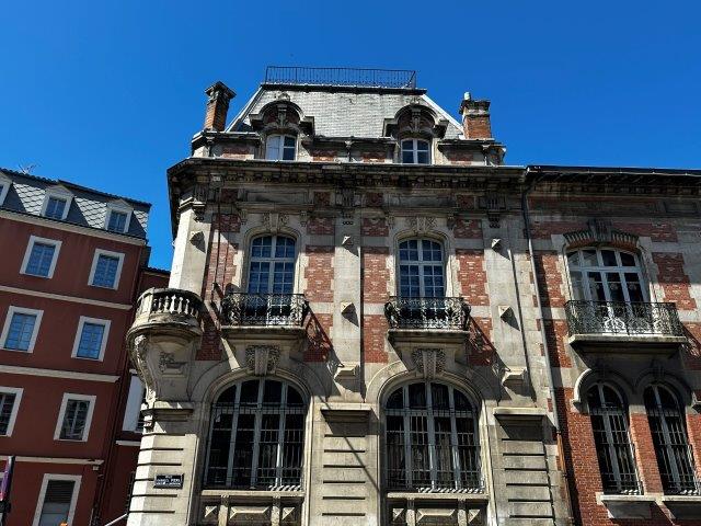 Art nouveau rue Gabriel Péri - immeuble ancien journal Le Télégramme - Toulosa