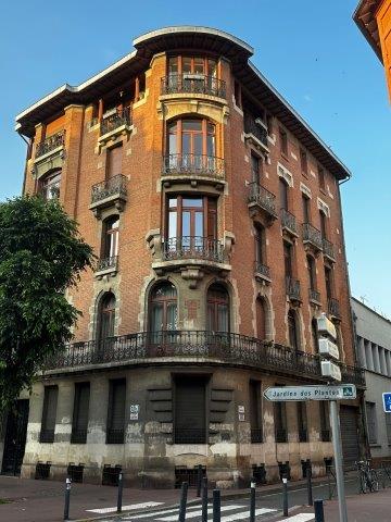 Immeuble Art nouveau angle rue Ozenne et rue Furgole à Toulouse 31