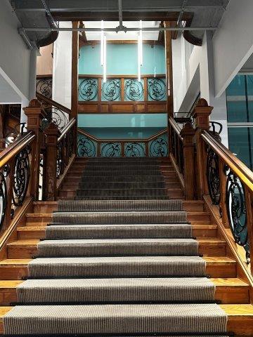 Immeuble commercial art nouveau rue de Rémusat Toulouse - escalier Primark