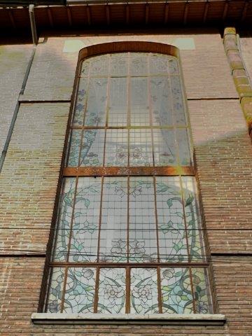 Demeure Art nouveau rue Ozenne - entrée et vitraux à l arrière rue Espinasse -Toulouse