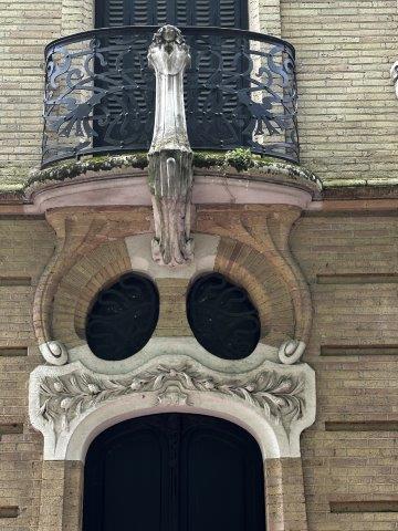 Maison Art Nouveau - entrée oeil de boeuf - allée de Brienne - Toulouse