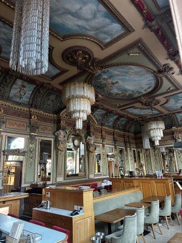 Le Bibent place du Capitole - Art Déco Toulouse, décor stucs