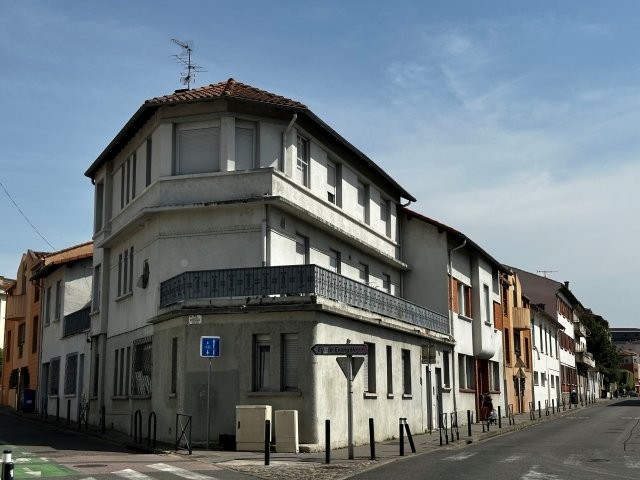 Batiment Art Déco Toulouse angle rue de Périole et rue Claude Perrault