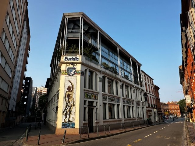 Bains-douches Art Déco Toulouse angle rue du Pont Guilheméry et rue de la Charité - architecte Jean Montariol -devenus école de commerce