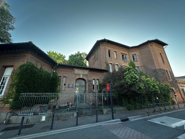 Groupe scolaire du Busca art Déco Toulouse - avenue Frizac Groupe scolaire du Busca art Déco Toulouse - avenue Frizac