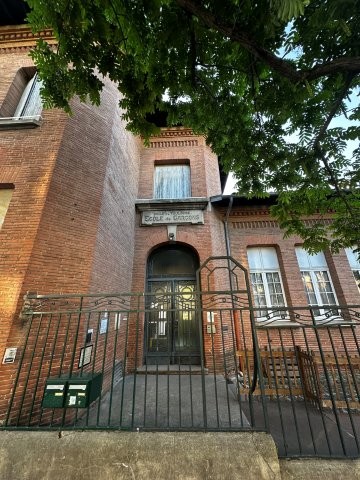 Groupe scolaire du Busca art Déco Toulouse, entrée avenue Frizac