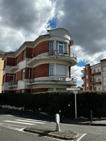 Immeuble Art-Déco  angle avenue Henri Barbusse et rue de l Ourcq - Toulouse