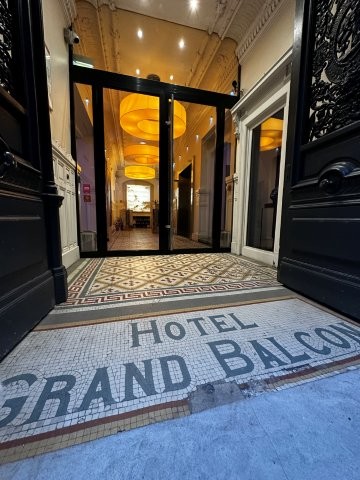 Hôtel art Déco Toulouse - entrée du Grand Balcon