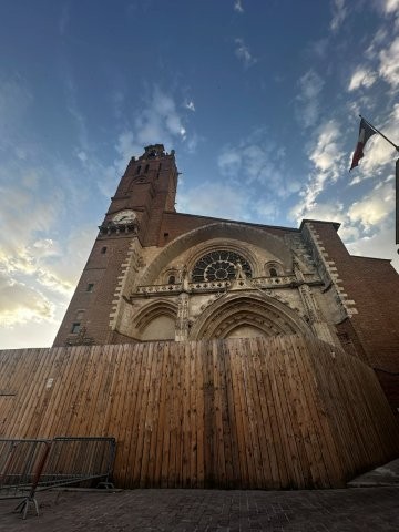 Cathedrale Saint-Etienne à Toulouse - entrée en travaux